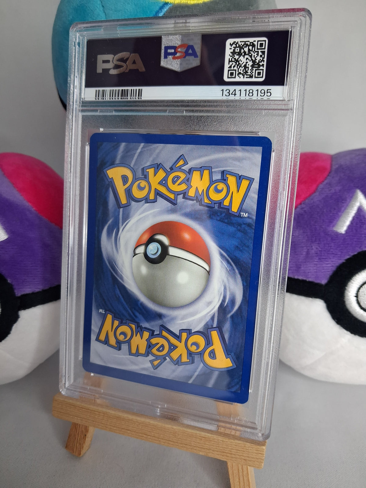 pikachu-skyridge-de-7-144-reverse-holo-psa-7