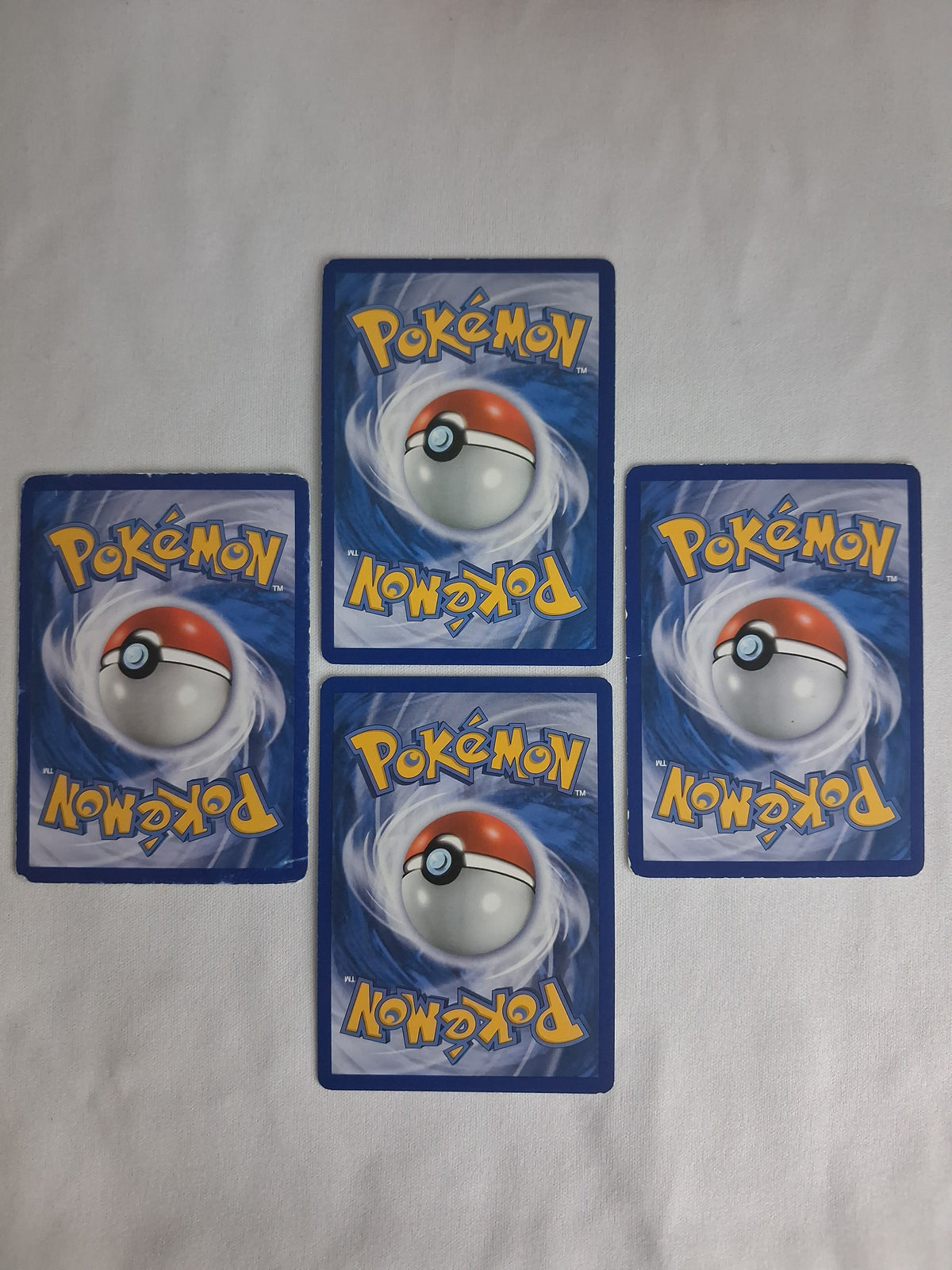 Schwarz & Weiß Set 4 Karten mit Zoroark - Schwarz & Weiß Base (DE) - 71/114 - Reverse Holo - GD